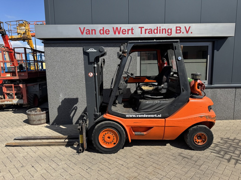 Linde H30T- 03 - رافعة شوكية تعمل بالغاز: صورة 1 Linde H30T- 03 - رافعة شوكية تعمل بالغاز: صورة 1