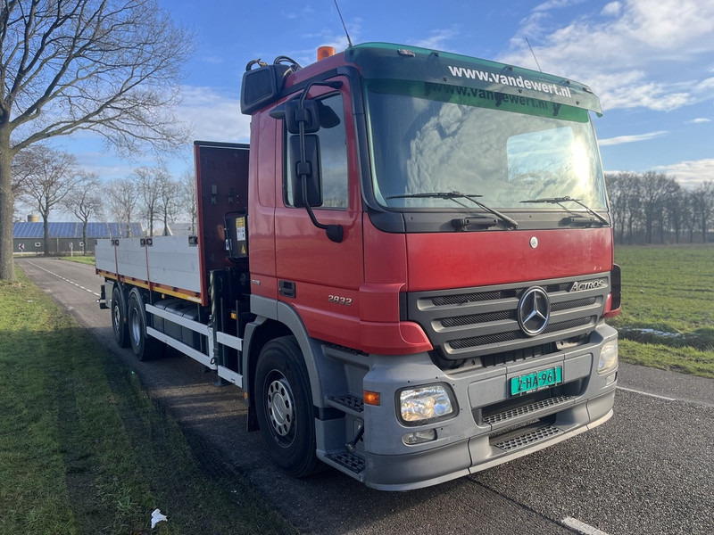 Mercedes-Benz ACTROS 2832 - MKG HKL140 - automaat - EURO5 -lift/stuur as - 600dkm - 2006 - شاحنات مسطحة, شاحنة كرين: صورة 4 Mercedes-Benz ACTROS 2832 - MKG HKL140 - automaat - EURO5 -lift/stuur as - 600dkm - 2006 - شاحنات مسطحة, شاحنة كرين: صورة 4