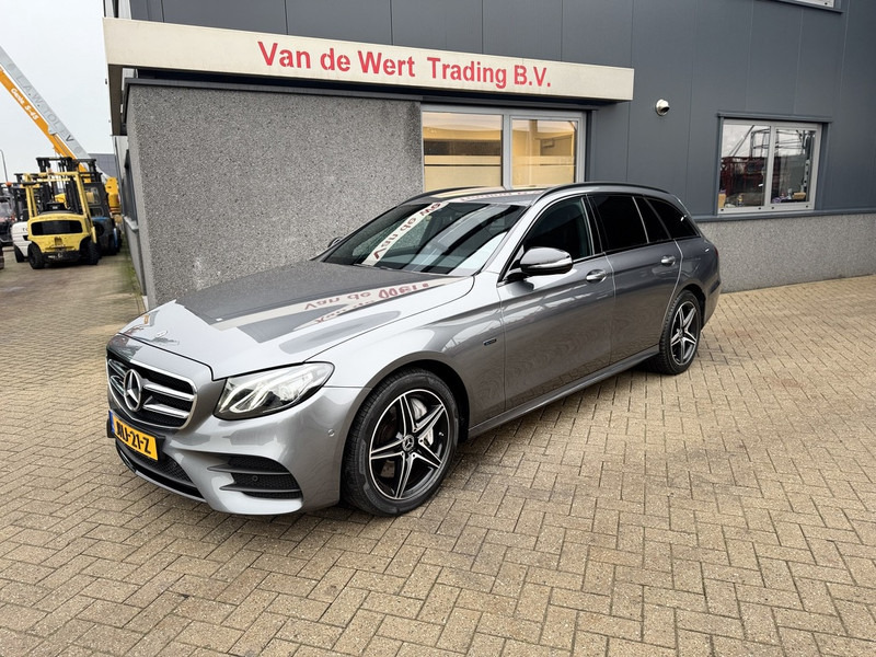 Mercedes-Benz E-Klasse Estate 300 de AMG Line 2020 Led / ACC / Leder - سيارة: صورة 1 Mercedes-Benz E-Klasse Estate 300 de AMG Line 2020 Led / ACC / Leder - سيارة: صورة 1