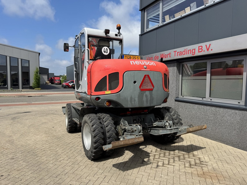 Neuson 9503 WD Mobiele Kraan 2009 Palletvork, Stenenklem, 2x Bak 8860hours Deutz Diesel - موبايل كرين: صورة 4 Neuson 9503 WD Mobiele Kraan 2009 Palletvork, Stenenklem, 2x Bak 8860hours Deutz Diesel - موبايل كرين: صورة 4