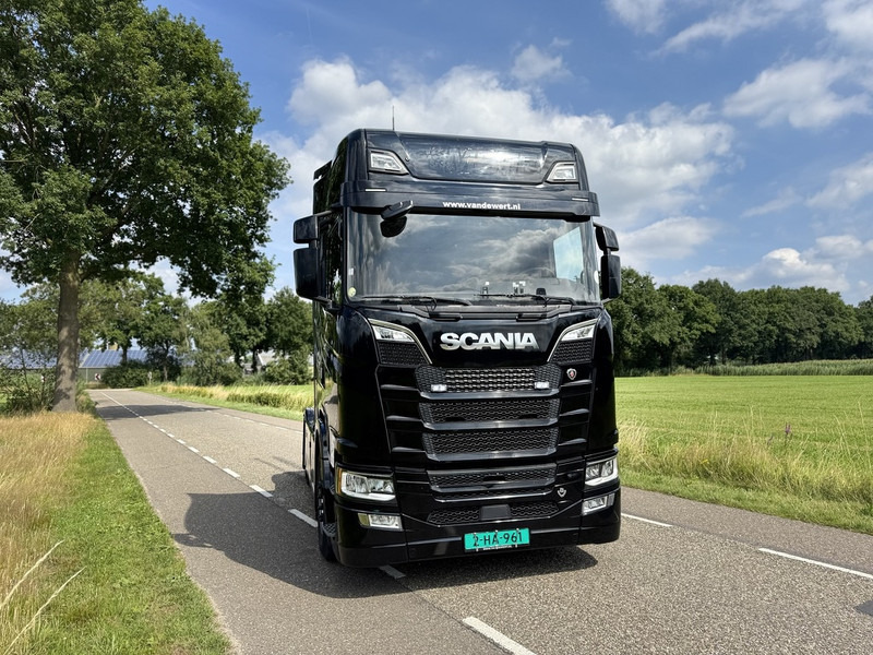Scania S520 V8 4x2 Full Air - Automaat - Retarder - Euro 6 - I Park Cool - 2018 - Exhaust Pipe - TUV 02-2026 - وحدة جر: صورة 5 Scania S520 V8 4x2 Full Air - Automaat - Retarder - Euro 6 - I Park Cool - 2018 - Exhaust Pipe - TUV 02-2026 - وحدة جر: صورة 5