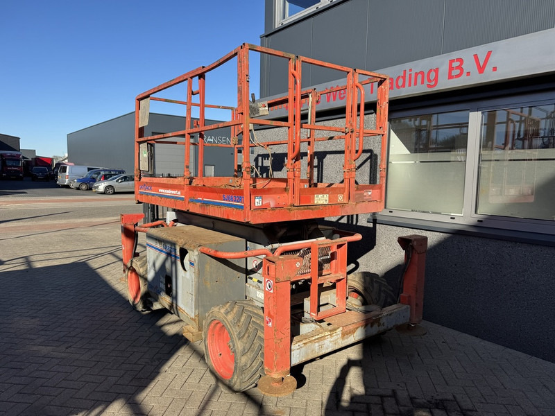 Skyjack SJ 6832RT 2012 4X4 Kubota Diesel 11.7M Werkhoogte - رافعة هيدروليكية مقصية: صورة 5 Skyjack SJ 6832RT 2012 4X4 Kubota Diesel 11.7M Werkhoogte - رافعة هيدروليكية مقصية: صورة 5