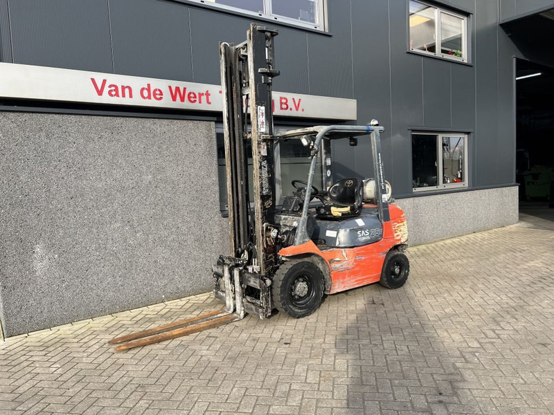 Toyota 42 7FGF 25 - رافعة شوكية تعمل بالغاز: صورة 5 Toyota 42 7FGF 25 - رافعة شوكية تعمل بالغاز: صورة 5