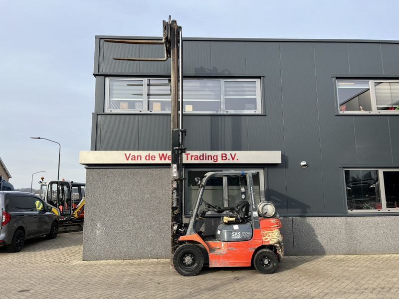 Toyota 42 7FGF 25 - رافعة شوكية تعمل بالغاز: صورة 3 Toyota 42 7FGF 25 - رافعة شوكية تعمل بالغاز: صورة 3