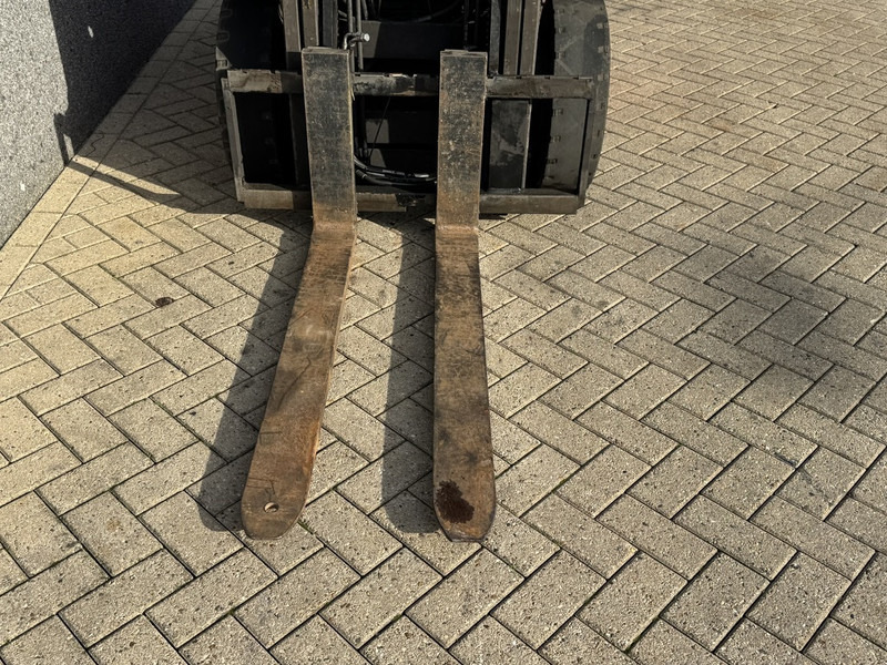 رافعة شوكية تعمل بالغاز Toyota 42-7FGF25 duplo 400 3e / 4e Functie LPG 2001: صورة 7 رافعة شوكية تعمل بالغاز Toyota 42-7FGF25 duplo 400 3e / 4e Functie LPG 2001: صورة 7