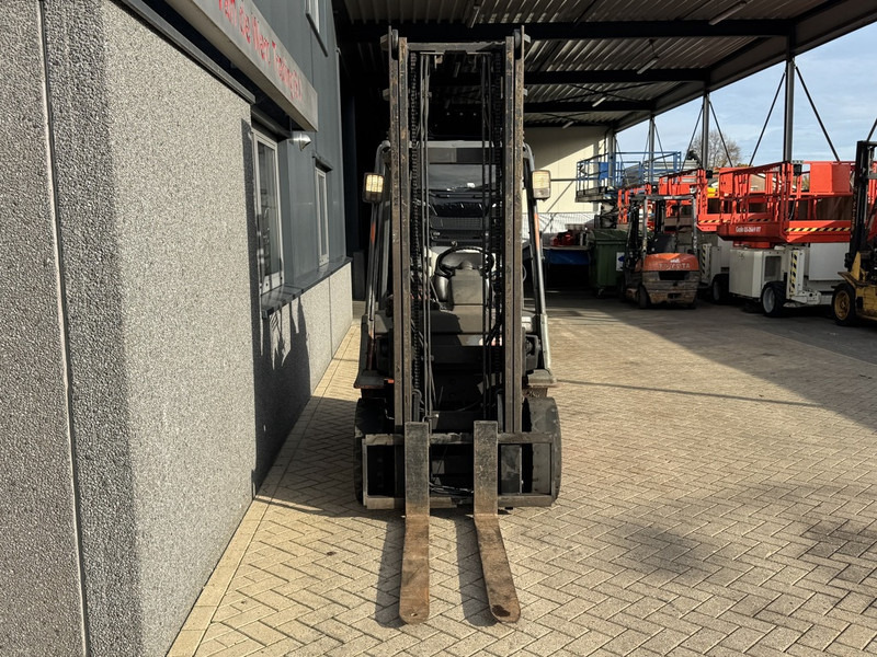 رافعة شوكية تعمل بالغاز Toyota 42-7FGF25 duplo 400 3e / 4e Functie LPG 2001: صورة 8 رافعة شوكية تعمل بالغاز Toyota 42-7FGF25 duplo 400 3e / 4e Functie LPG 2001: صورة 8