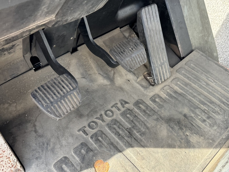 رافعة شوكية تعمل بالغاز Toyota 42-7FGF25 duplo 400 3e / 4e Functie LPG 2001: صورة 11 رافعة شوكية تعمل بالغاز Toyota 42-7FGF25 duplo 400 3e / 4e Functie LPG 2001: صورة 11