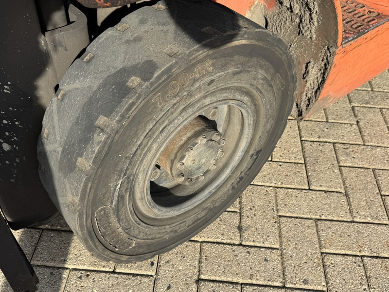 رافعة شوكية تعمل بالغاز Toyota 42-7FGF25 duplo 400 3e / 4e Functie LPG 2001: صورة 13 رافعة شوكية تعمل بالغاز Toyota 42-7FGF25 duplo 400 3e / 4e Functie LPG 2001: صورة 13