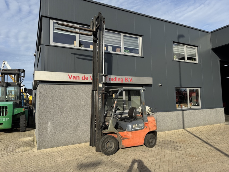 رافعة شوكية تعمل بالغاز Toyota 42-7FGF25 duplo 400 3e / 4e Functie LPG 2001: صورة 6 رافعة شوكية تعمل بالغاز Toyota 42-7FGF25 duplo 400 3e / 4e Functie LPG 2001: صورة 6