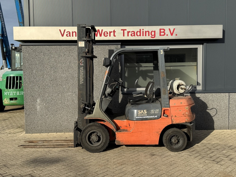 Toyota 42-7FGF25 duplo 400 3e / 4e Functie LPG 2001 - رافعة شوكية تعمل بالغاز: صورة 1 Toyota 42-7FGF25 duplo 400 3e / 4e Functie LPG 2001 - رافعة شوكية تعمل بالغاز: صورة 1