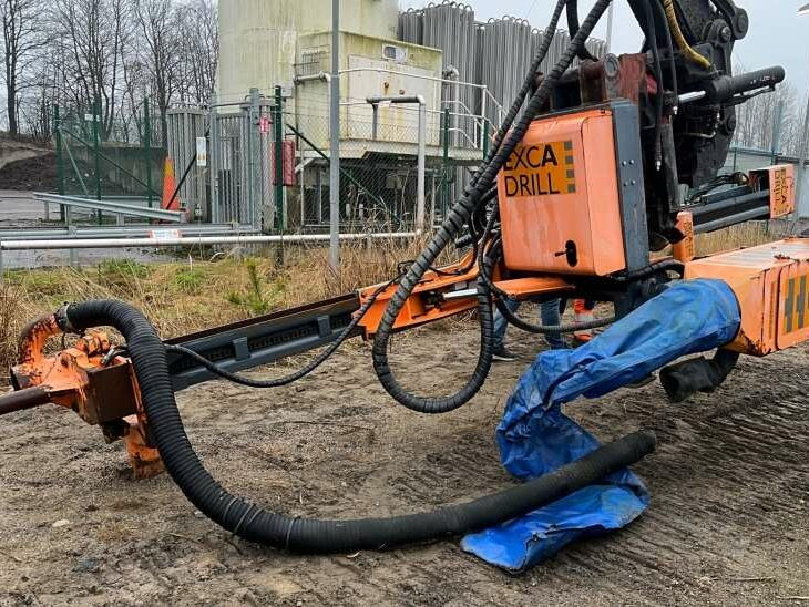 Excadrill 22A drilling attachment - برج الحفر: صورة 1 Excadrill 22A drilling attachment - برج الحفر: صورة 1