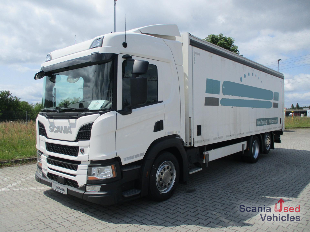 SCANIA P 320 B6x2*4LB - شاحنة المشروبات: صورة 1 SCANIA P 320 B6x2*4LB - شاحنة المشروبات: صورة 1
