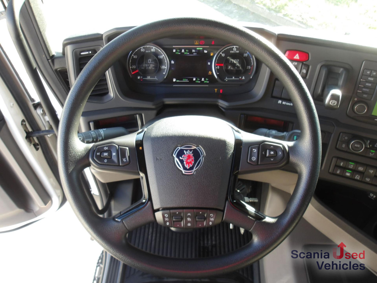 SCANIA R 460 A4x2NA / Schubbodenhydraulik - وحدة جر: صورة 2 SCANIA R 460 A4x2NA / Schubbodenhydraulik - وحدة جر: صورة 2