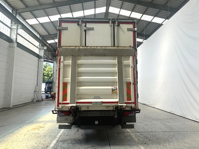 MAN TGX 26.360 steerable lift axles / hefbare stuurasen / essieux relevables directionnels - شاحنة الفريزر: صورة 4 MAN TGX 26.360 steerable lift axles / hefbare stuurasen / essieux relevables directionnels - شاحنة الفريزر: صورة 4