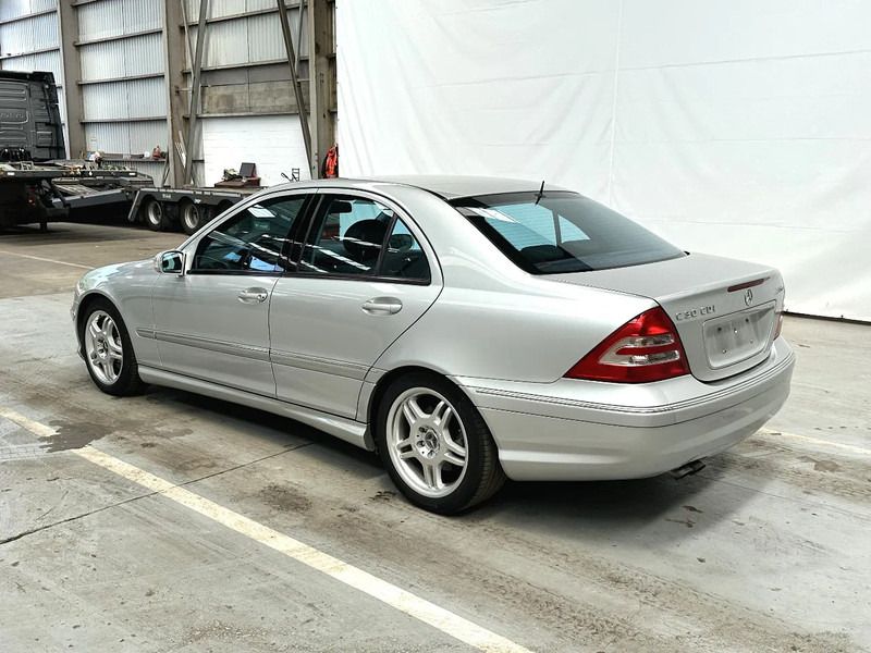 Mercedes-Benz C-Klasse C30 CDI / AMG /DIESEL TURBO 33795 km - سيدان: صورة 3 Mercedes-Benz C-Klasse C30 CDI / AMG /DIESEL TURBO 33795 km - سيدان: صورة 3