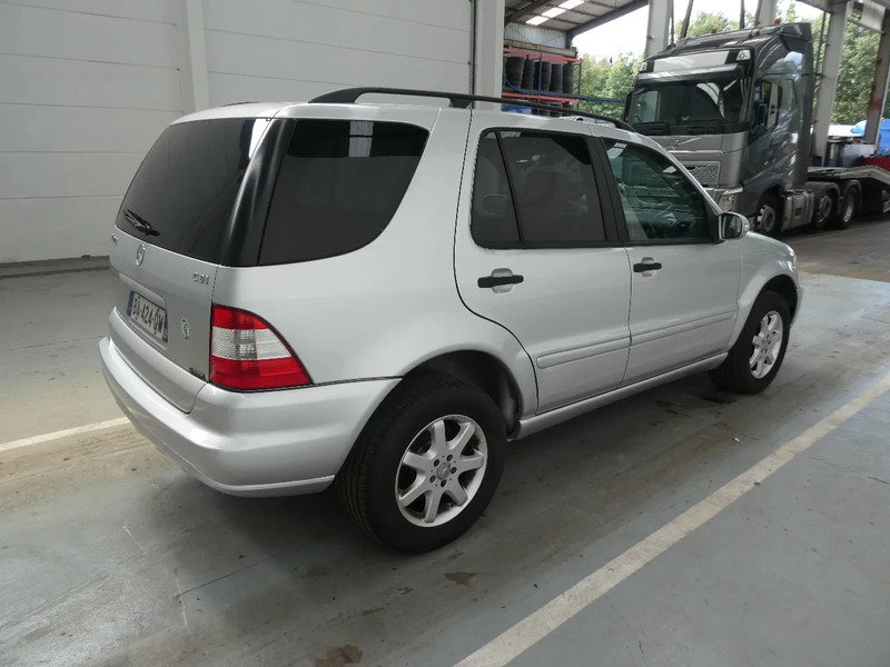 Mercedes-Benz M-Klasse ML 270 CDI 4x4 - سيارة دفع رباعي: صورة 5 Mercedes-Benz M-Klasse ML 270 CDI 4x4 - سيارة دفع رباعي: صورة 5
