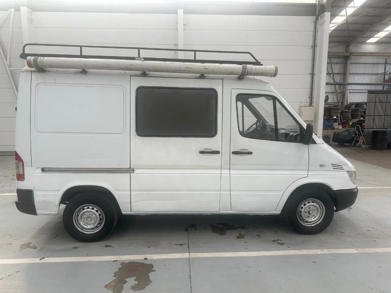 Mercedes-Benz Sprinter 208 - فان المدمجة: صورة 5 Mercedes-Benz Sprinter 208 - فان المدمجة: صورة 5