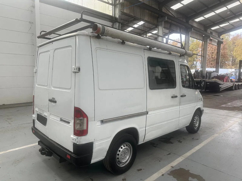 Mercedes-Benz Sprinter 208 - فان المدمجة: صورة 4 Mercedes-Benz Sprinter 208 - فان المدمجة: صورة 4