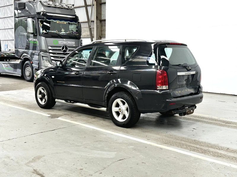 SsangYong Rexton AIRCO / LEATHER / MOTEUR MERCEDES - MERCEDES MOTOR - سيارة دفع رباعي: صورة 3 SsangYong Rexton AIRCO / LEATHER / MOTEUR MERCEDES - MERCEDES MOTOR - سيارة دفع رباعي: صورة 3