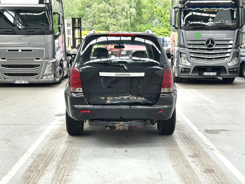 SsangYong Rexton AIRCO / LEATHER / MOTEUR MERCEDES - MERCEDES MOTOR - سيارة دفع رباعي: صورة 4 SsangYong Rexton AIRCO / LEATHER / MOTEUR MERCEDES - MERCEDES MOTOR - سيارة دفع رباعي: صورة 4