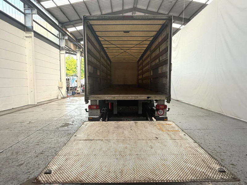 Volvo FM 330 / Essieu relevable et directionnel / Steerable lift axle / Lift as en stuuras - شاحنة ستارة: صورة 5 Volvo FM 330 / Essieu relevable et directionnel / Steerable lift axle / Lift as en stuuras - شاحنة ستارة: صورة 5