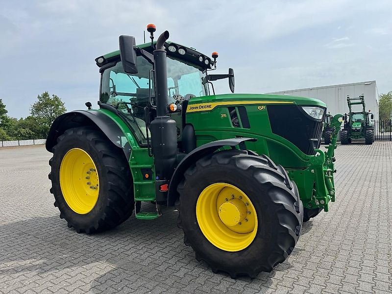 John Deere 6R215 AP 50KM COMMAND-PRO 2023 2690 UUR!!! - جرار: صورة 2 John Deere 6R215 AP 50KM COMMAND-PRO 2023 2690 UUR!!! - جرار: صورة 2