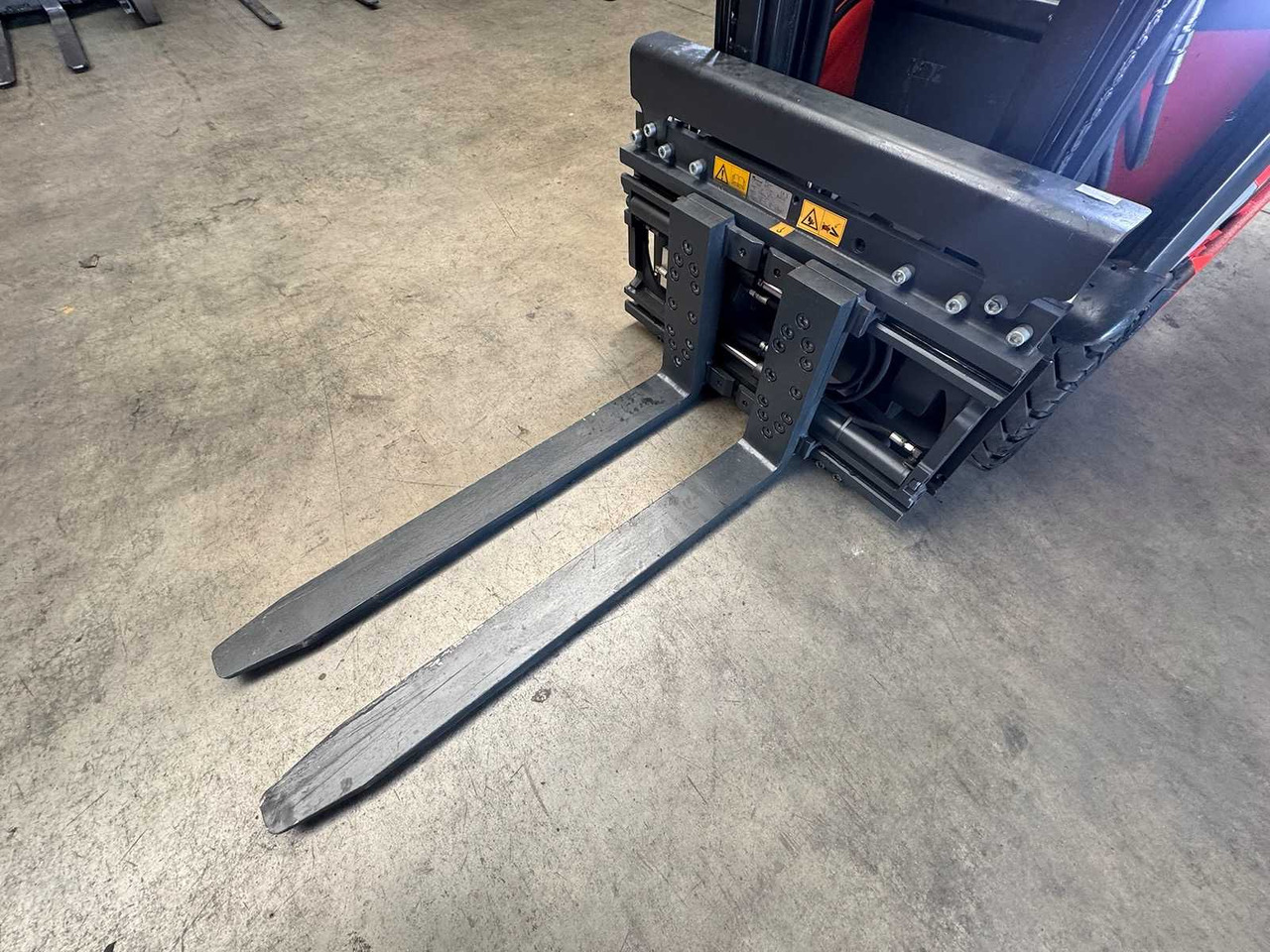 01/2019 SERVICE+UVV 10/2026 LINDE E16PH 3RD + 4TH VALVE FORK ADJUSTER ELECTRIC FORKLIFT 4,706 HOURS - رافعة شوكية: صورة 5 01/2019 SERVICE+UVV 10/2026 LINDE E16PH 3RD + 4TH VALVE FORK ADJUSTER ELECTRIC FORKLIFT 4,706 HOURS - رافعة شوكية: صورة 5