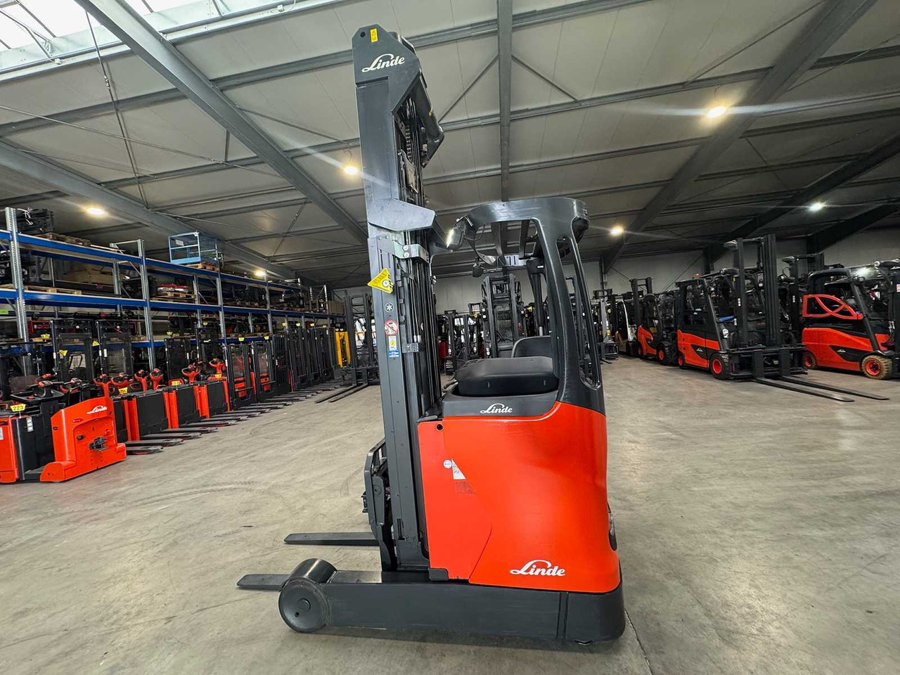 04/2019 SERVICE + UVV 11/2026 LINDE R16 1,600KG TRIPLEX 505CM RAVAS SCALES ELECTRIC FORKLIFT REACH TRUCK 3,671 HOURS - رافعة شوكية: صورة 3 04/2019 SERVICE + UVV 11/2026 LINDE R16 1,600KG TRIPLEX 505CM RAVAS SCALES ELECTRIC FORKLIFT REACH TRUCK 3,671 HOURS - رافعة شوكية: صورة 3