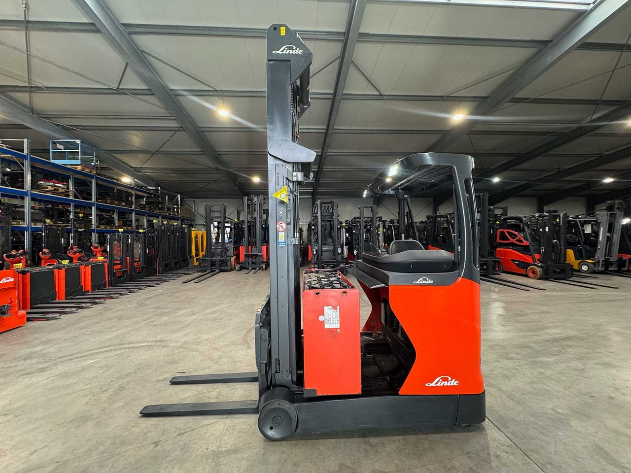 04/2019 SERVICE + UVV 11/2026 LINDE R16 1,600KG TRIPLEX 505CM RAVAS SCALES ELECTRIC FORKLIFT REACH TRUCK 3,671 HOURS - رافعة شوكية: صورة 5 04/2019 SERVICE + UVV 11/2026 LINDE R16 1,600KG TRIPLEX 505CM RAVAS SCALES ELECTRIC FORKLIFT REACH TRUCK 3,671 HOURS - رافعة شوكية: صورة 5