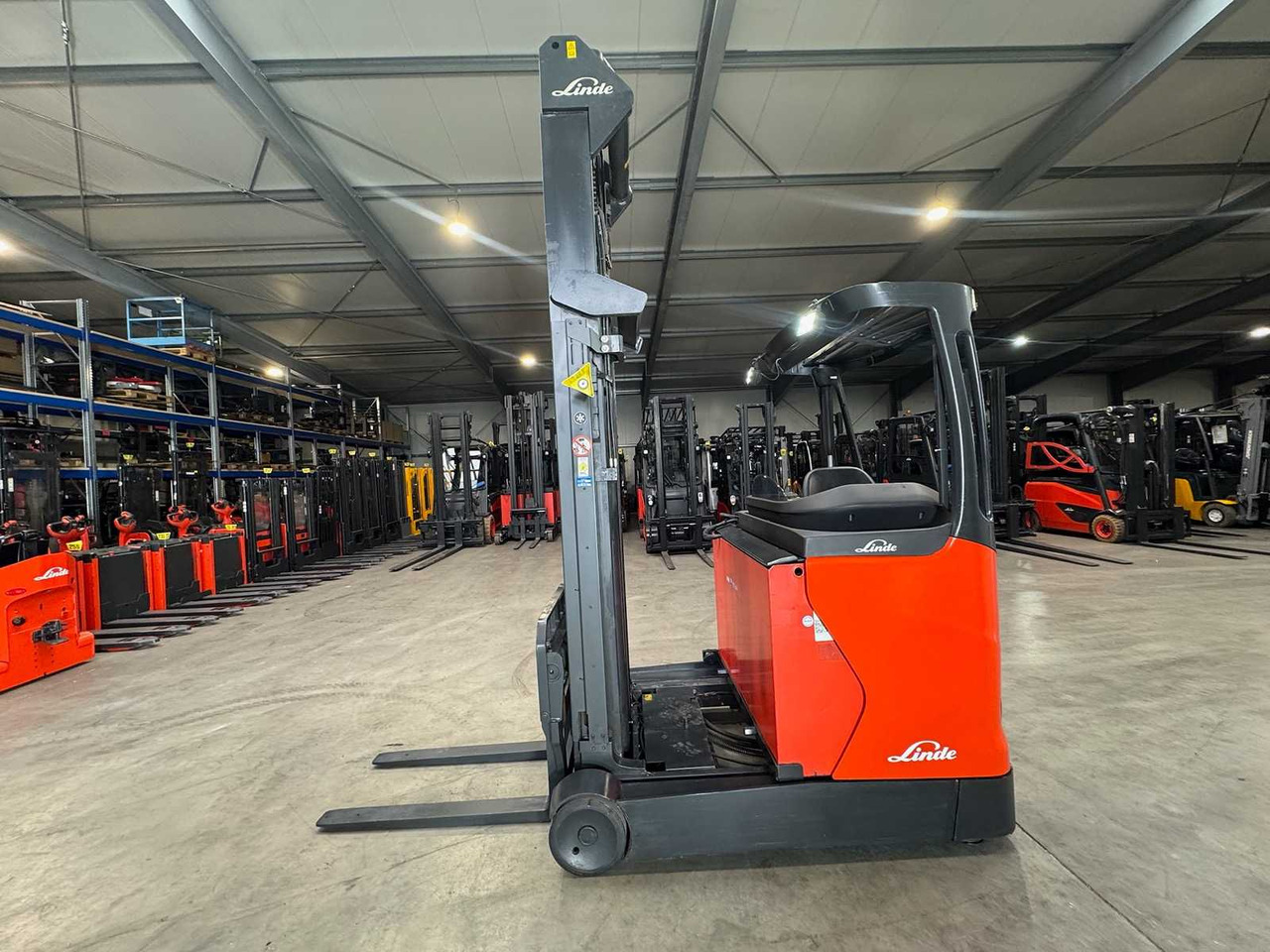 04/2019 SERVICE + UVV 11/2026 LINDE R16 1,600KG TRIPLEX 505CM RAVAS SCALES ELECTRIC FORKLIFT REACH TRUCK 3,671 HOURS - رافعة شوكية: صورة 4 04/2019 SERVICE + UVV 11/2026 LINDE R16 1,600KG TRIPLEX 505CM RAVAS SCALES ELECTRIC FORKLIFT REACH TRUCK 3,671 HOURS - رافعة شوكية: صورة 4