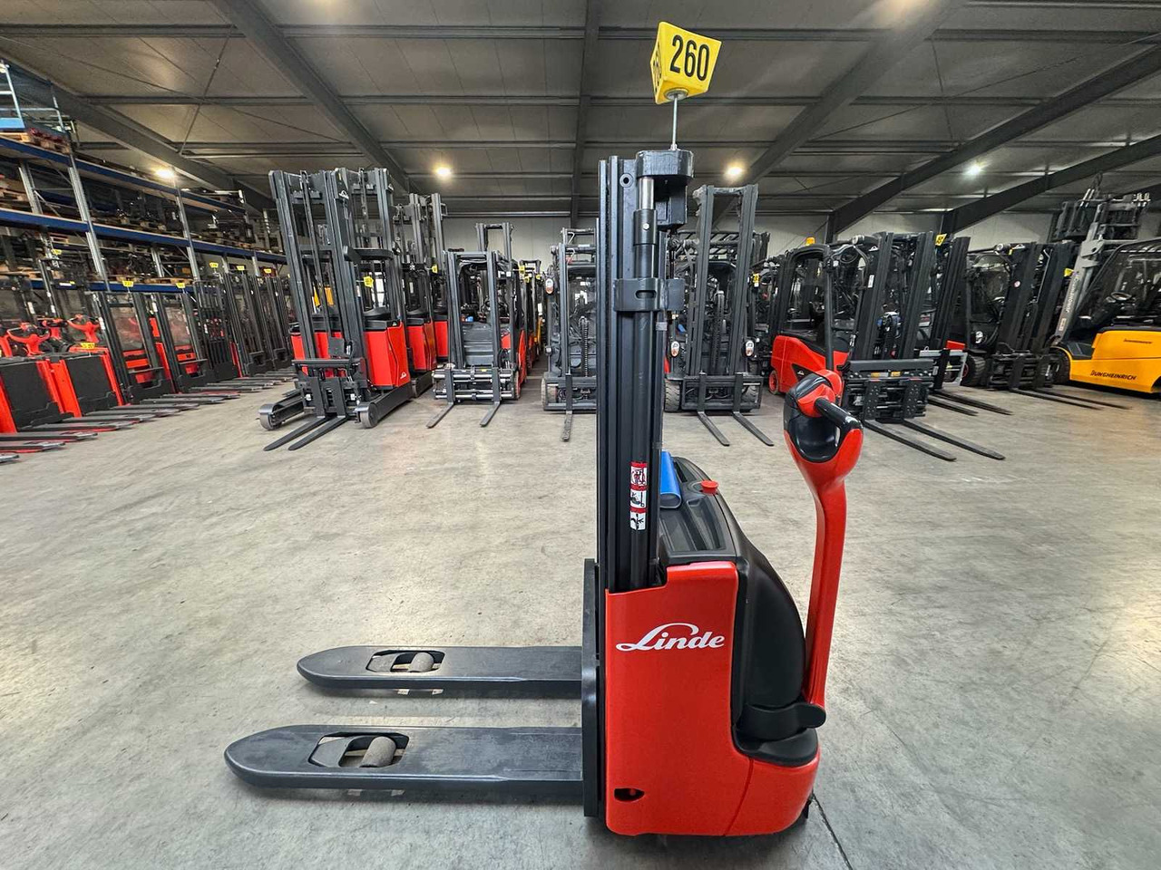 11/2016 S+UVV 11/2026 LINDE L10 STACKER PALLET TRUCK ANT 722 HOURS - رافعة شوكية: صورة 1 11/2016 S+UVV 11/2026 LINDE L10 STACKER PALLET TRUCK ANT 722 HOURS - رافعة شوكية: صورة 1