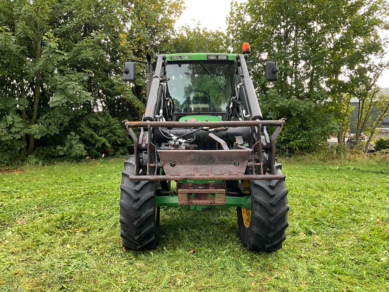 1992 JOHN DEERE 6200 FOUR-WHEEL DRIVE FARM TRACTOR WITH FRONT LOADER - جرار: صورة 3 1992 JOHN DEERE 6200 FOUR-WHEEL DRIVE FARM TRACTOR WITH FRONT LOADER - جرار: صورة 3