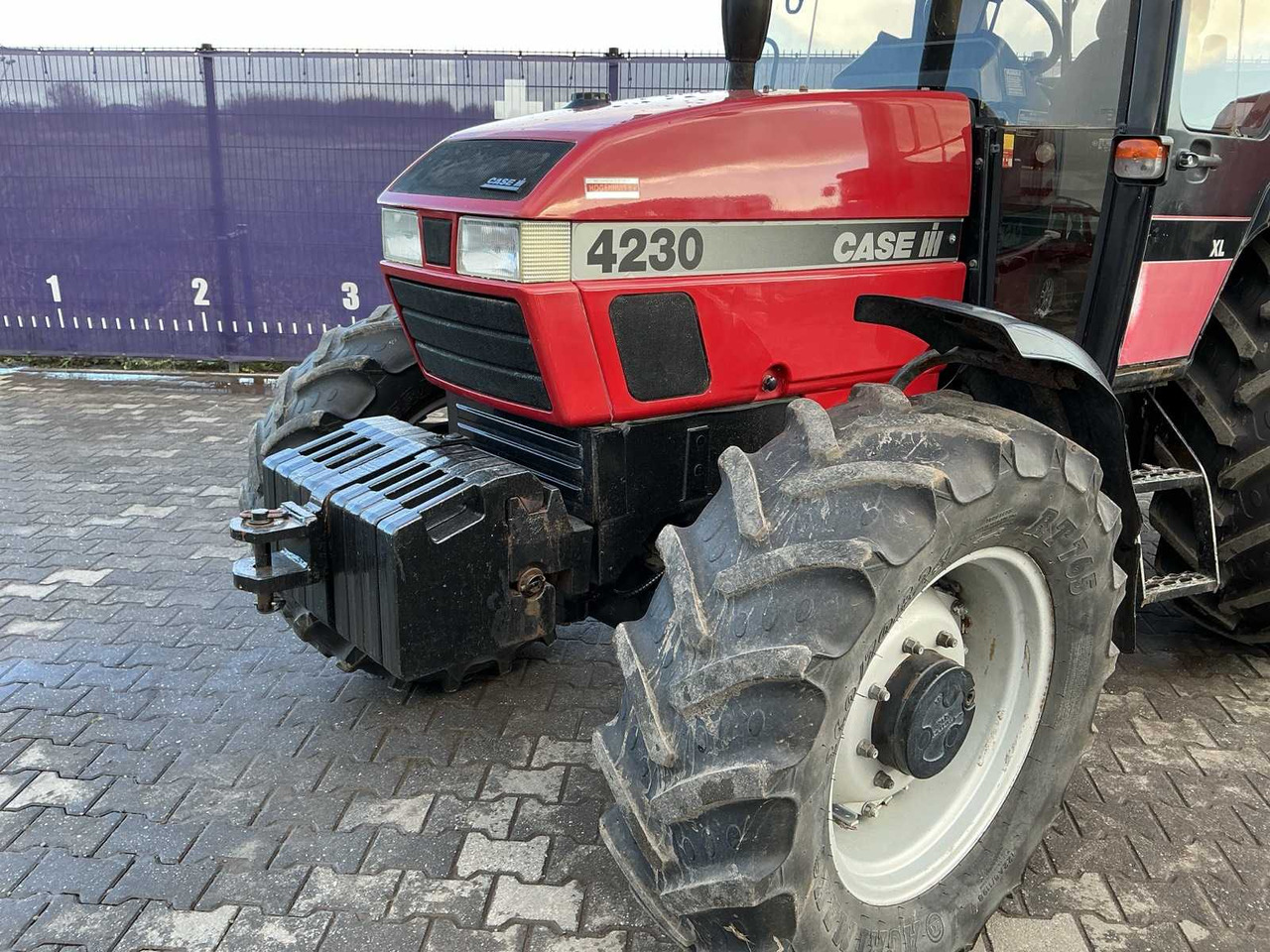 1999 CASE IH 4230 XL ALL-WHEEL DRIVE FARM TRACTOR - جرار: صورة 5 1999 CASE IH 4230 XL ALL-WHEEL DRIVE FARM TRACTOR - جرار: صورة 5