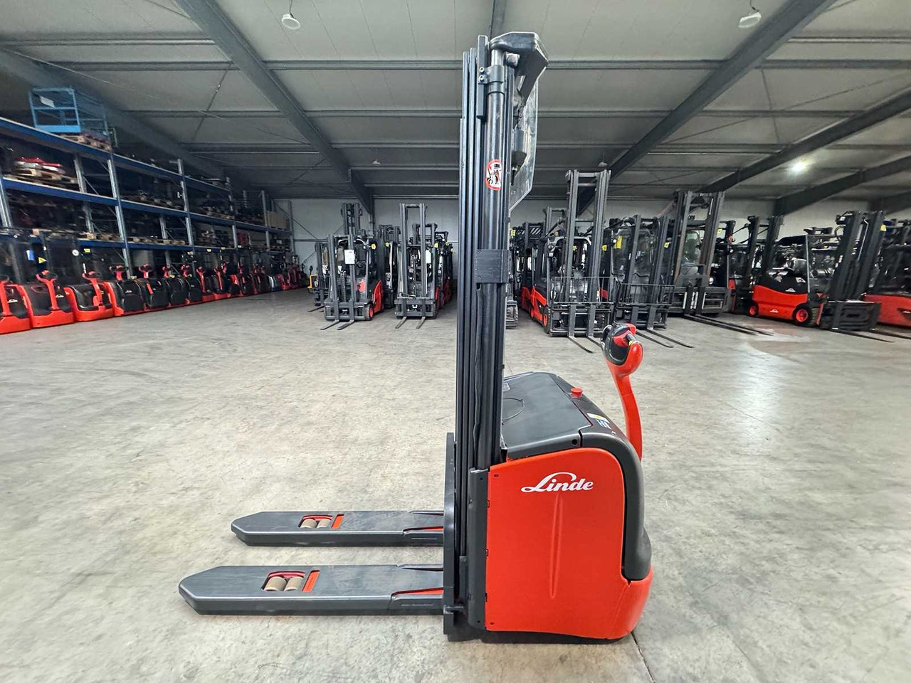 20/2017 SERVICE +UVV 09/2026 LINDE L14 1.400KG TRIPLEX 470CM PALLET TRUCK ANT 3.395 HOURS - رافعة شوكية: صورة 1 20/2017 SERVICE +UVV 09/2026 LINDE L14 1.400KG TRIPLEX 470CM PALLET TRUCK ANT 3.395 HOURS - رافعة شوكية: صورة 1