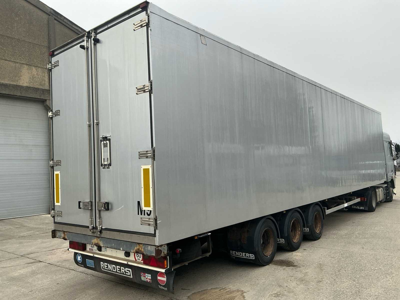 2001 RENDERS SEMI-TRAILER - نصف مقطورة: صورة 4 2001 RENDERS SEMI-TRAILER - نصف مقطورة: صورة 4