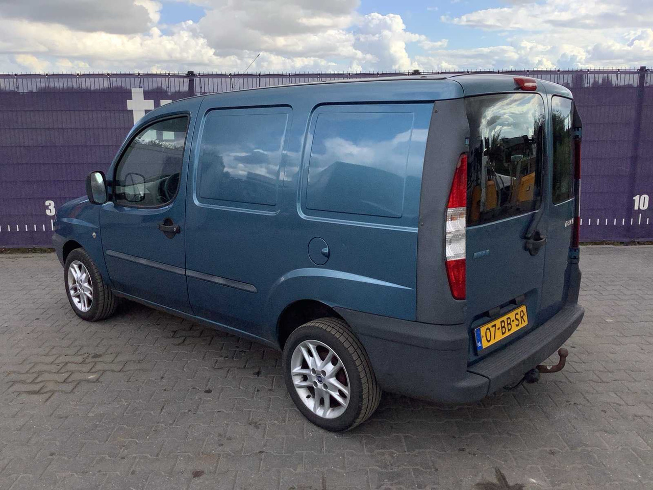 2002 - FIAT - DOBLÒ - 1.9 JTD - COMMERCIAL VEHICLE - شاحنة التوصيل: صورة 3 2002 - FIAT - DOBLÒ - 1.9 JTD - COMMERCIAL VEHICLE - شاحنة التوصيل: صورة 3