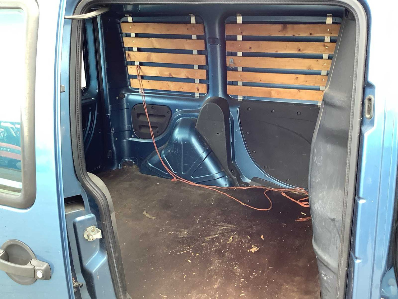 2002 - FIAT - DOBLÒ - 1.9 JTD - COMMERCIAL VEHICLE - شاحنة التوصيل: صورة 5 2002 - FIAT - DOBLÒ - 1.9 JTD - COMMERCIAL VEHICLE - شاحنة التوصيل: صورة 5