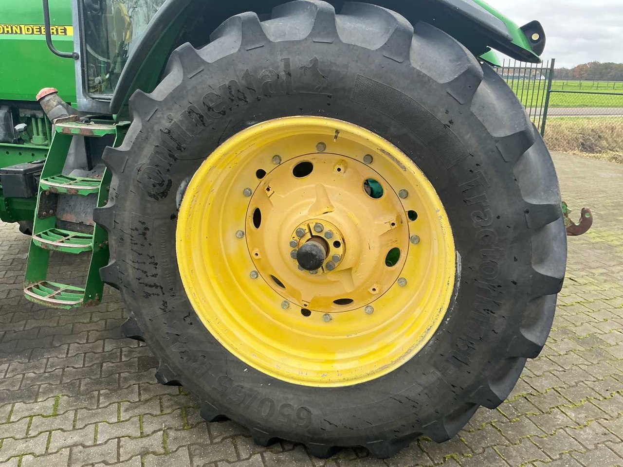 2002 JOHN DEERE 7710 FOUR WHEEL DRIVE FARM TRACTOR - جرار: صورة 5 2002 JOHN DEERE 7710 FOUR WHEEL DRIVE FARM TRACTOR - جرار: صورة 5