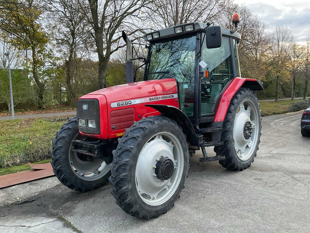 2002 MASSEY FERGUSON 6280 ALL-WHEEL DRIVE FARM TRACTOR - جرار: صورة 1 2002 MASSEY FERGUSON 6280 ALL-WHEEL DRIVE FARM TRACTOR - جرار: صورة 1