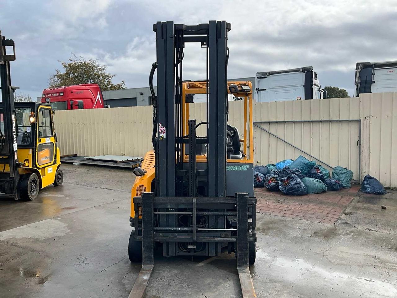 2003 COMBILIFT C2500CB FORKLIFT 4-WAY - رافعة شوكية: صورة 4 2003 COMBILIFT C2500CB FORKLIFT 4-WAY - رافعة شوكية: صورة 4
