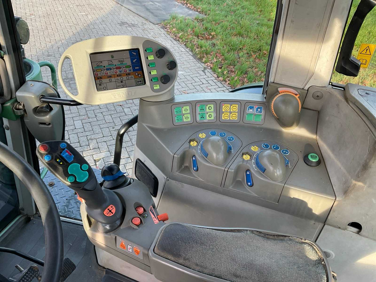 جرار 2004 FENDT 916 VARIO TMS ALL-WHEEL DRIVE AGRICULTURAL TRACTOR: صورة 35 جرار 2004 FENDT 916 VARIO TMS ALL-WHEEL DRIVE AGRICULTURAL TRACTOR: صورة 35