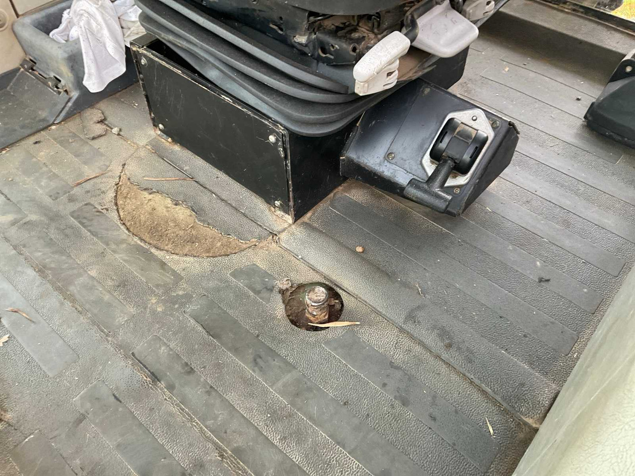 جرار 2004 FENDT 916 VARIO TMS ALL-WHEEL DRIVE AGRICULTURAL TRACTOR: صورة 32 جرار 2004 FENDT 916 VARIO TMS ALL-WHEEL DRIVE AGRICULTURAL TRACTOR: صورة 32