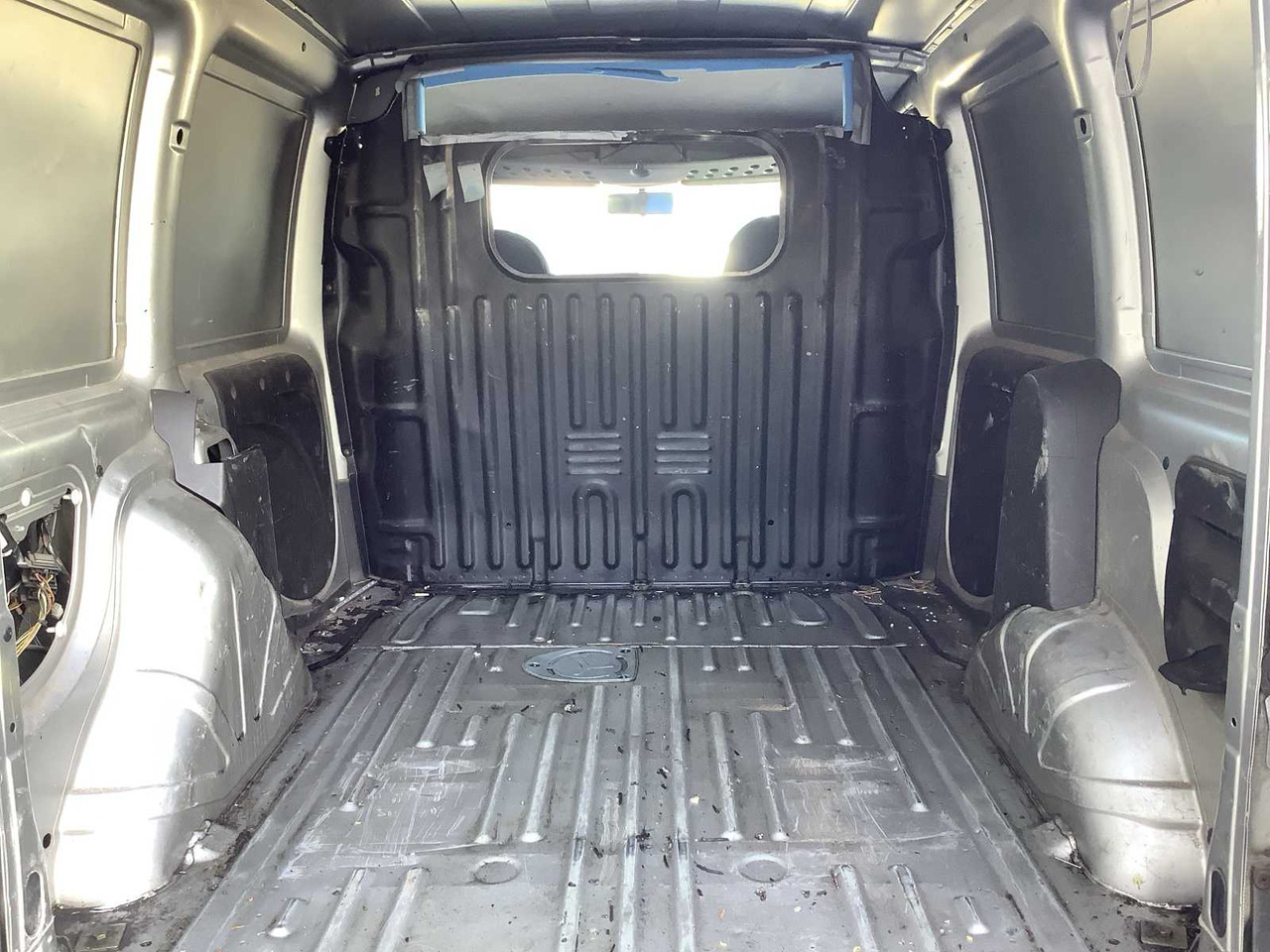 شاحنة التوصيل 2004 - FIAT - DOBLÒ - 1.3 JTD BASIS - COMMERCIAL VEHICLE: صورة 10 شاحنة التوصيل 2004 - FIAT - DOBLÒ - 1.3 JTD BASIS - COMMERCIAL VEHICLE: صورة 10