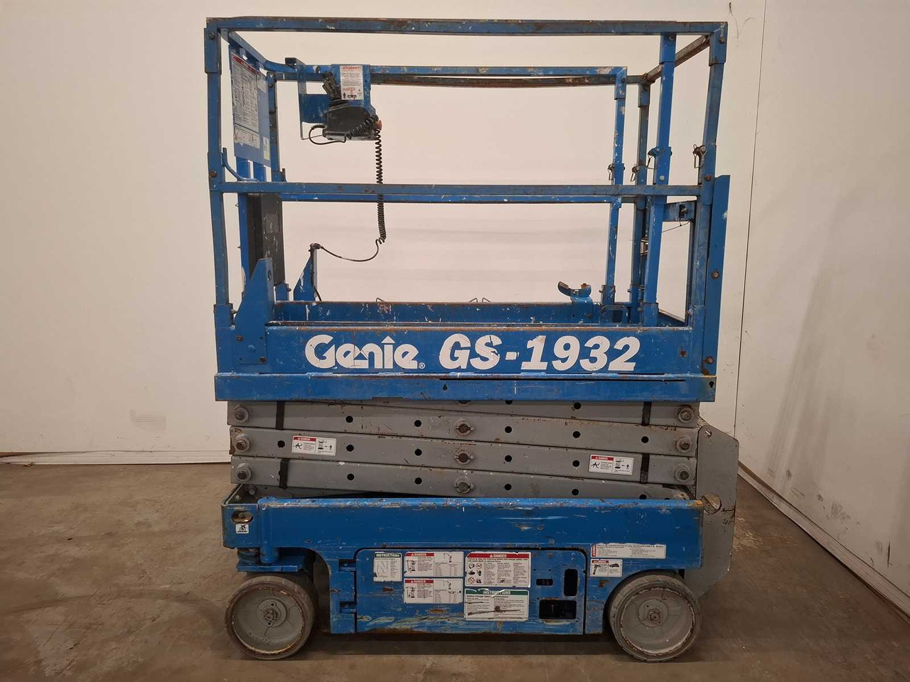 2004 GENIE GS1932 AERIAL PLATFORM - معدات الوصول: صورة 3 2004 GENIE GS1932 AERIAL PLATFORM - معدات الوصول: صورة 3