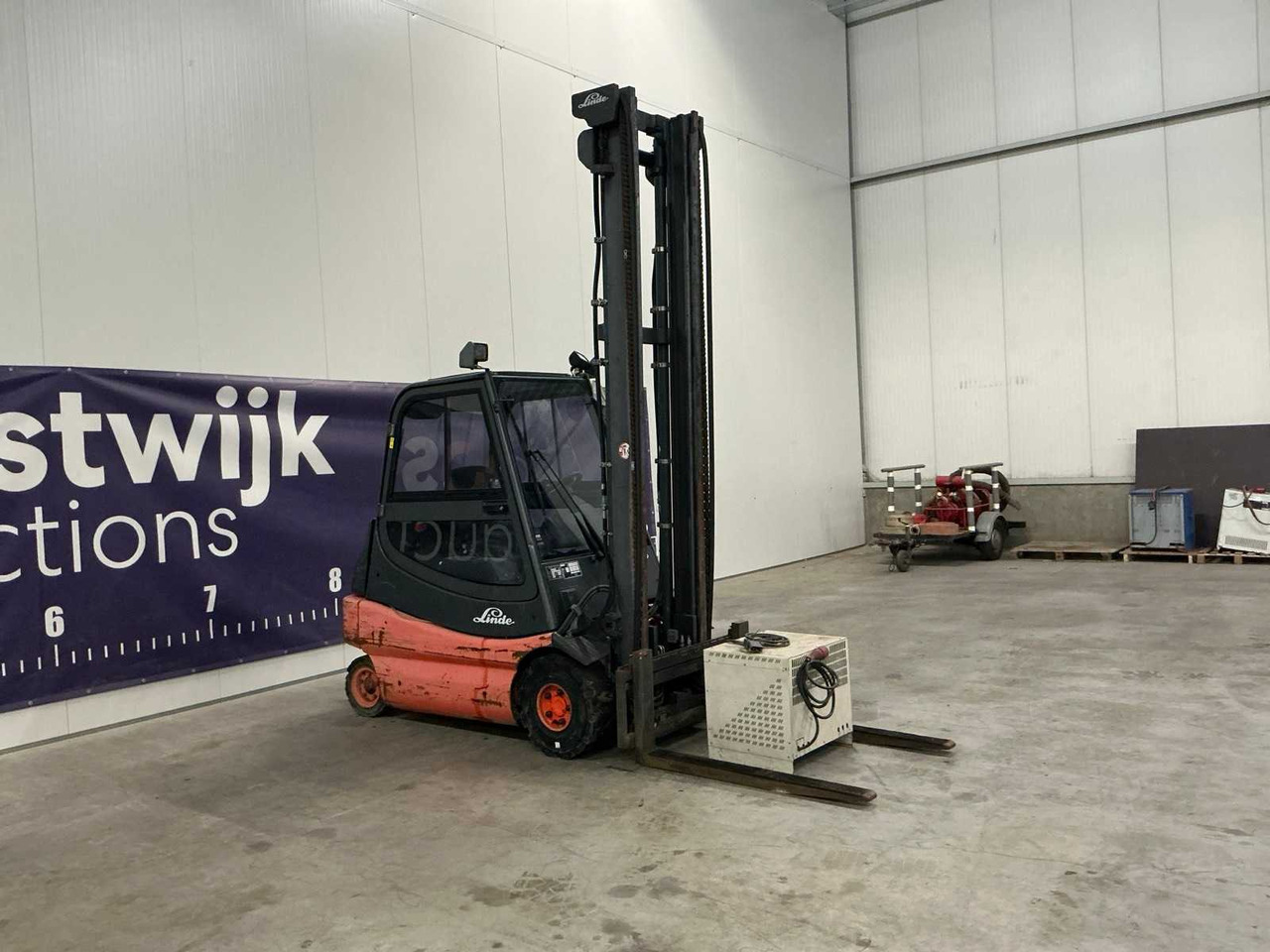 2004 LINDE E25-02 FORKLIFT - رافعة شوكية: صورة 3 2004 LINDE E25-02 FORKLIFT - رافعة شوكية: صورة 3