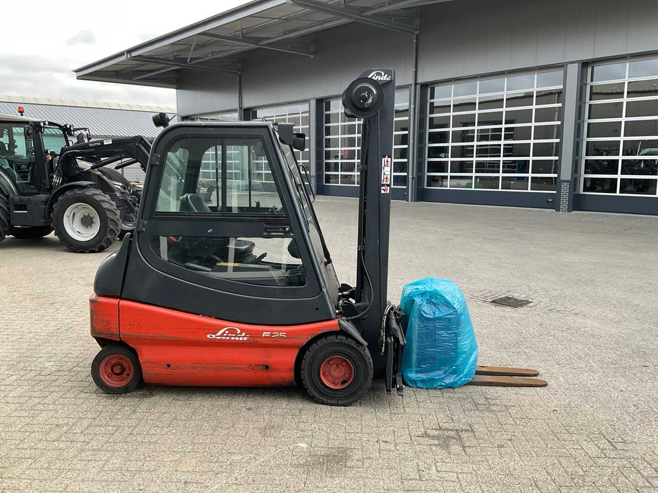 2004 LINDE E25-02 FORKLIFT - رافعة شوكية: صورة 4 2004 LINDE E25-02 FORKLIFT - رافعة شوكية: صورة 4