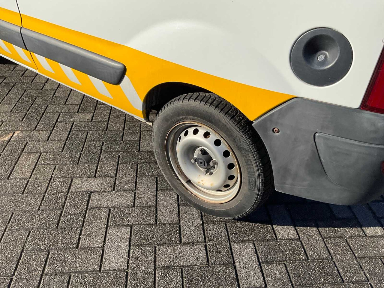 2005 RENAULT KANGOO EXPRESS DCI70 COMMERCIAL VEHICLE - شاحنة التوصيل: صورة 5 2005 RENAULT KANGOO EXPRESS DCI70 COMMERCIAL VEHICLE - شاحنة التوصيل: صورة 5