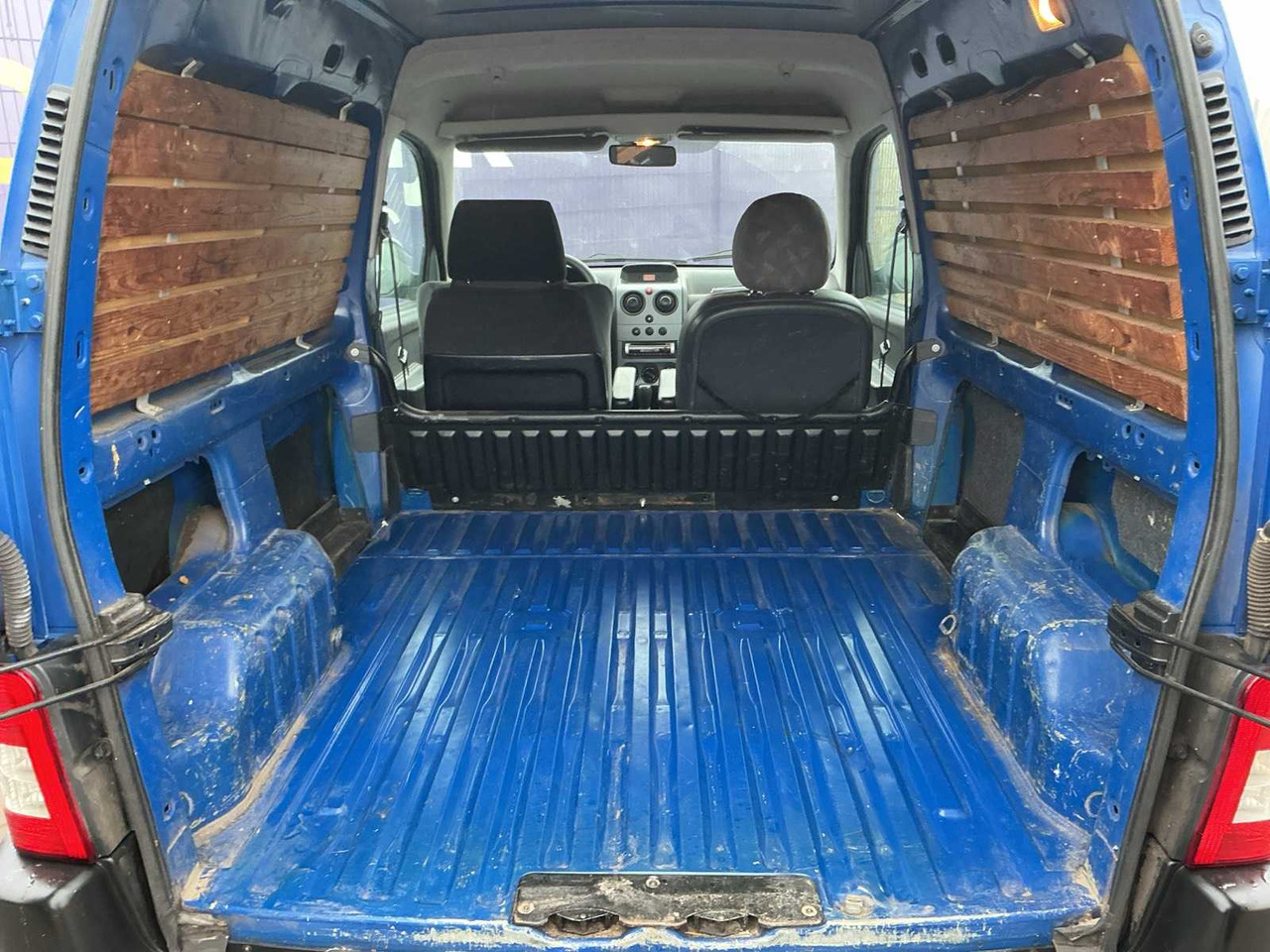 2006 - CITROEN - BERLINGO - 1.6 HDI 600 - COMMERCIAL VEHICLE - شاحنة التوصيل: صورة 5 2006 - CITROEN - BERLINGO - 1.6 HDI 600 - COMMERCIAL VEHICLE - شاحنة التوصيل: صورة 5