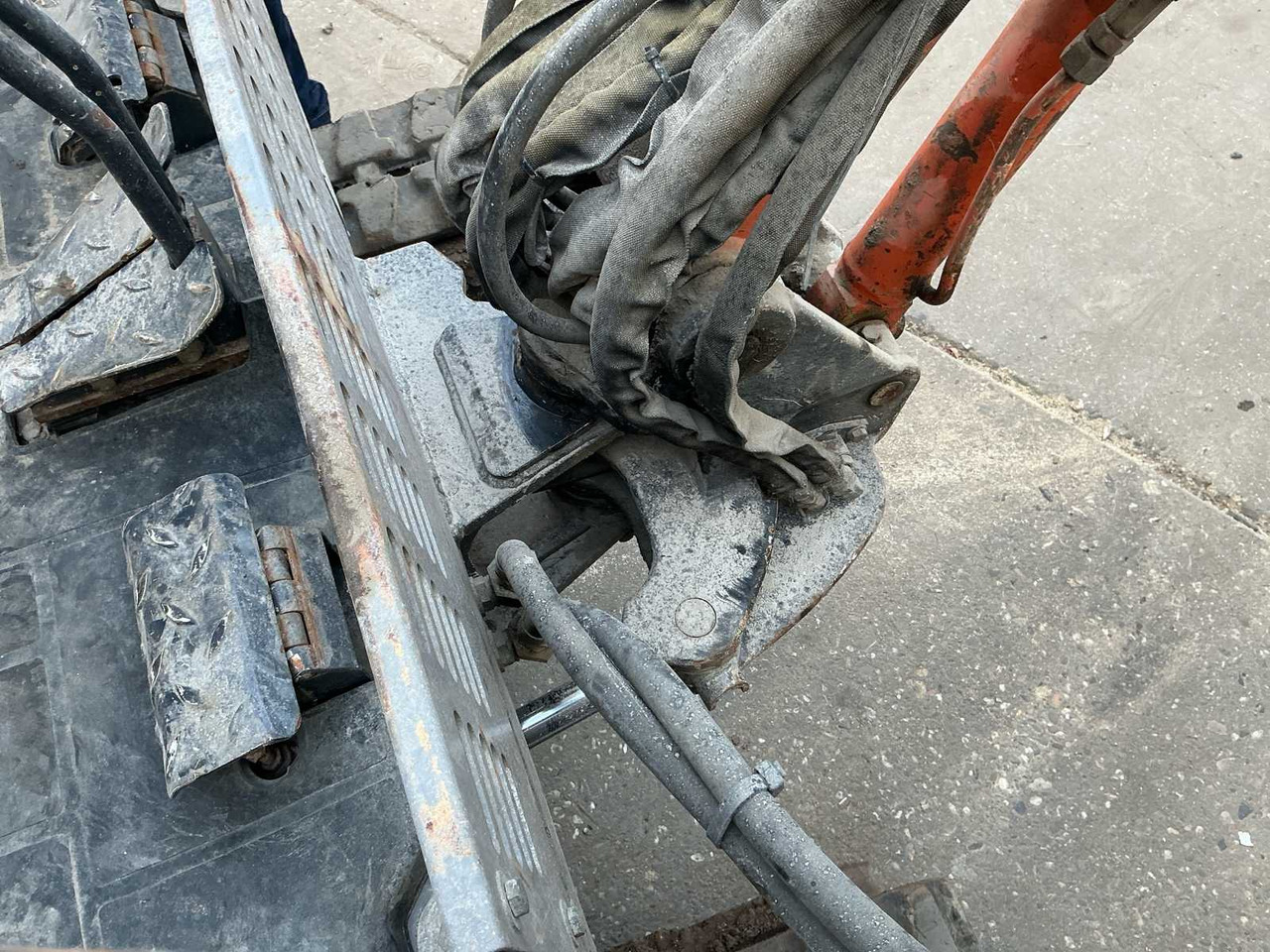 حفارة 2006 HITACHI ZX18 CRAWLER EXCAVATOR: صورة 25 حفارة 2006 HITACHI ZX18 CRAWLER EXCAVATOR: صورة 25