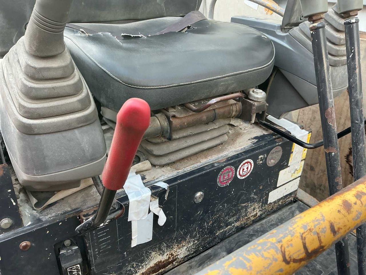 حفارة 2006 HITACHI ZX18 CRAWLER EXCAVATOR: صورة 33 حفارة 2006 HITACHI ZX18 CRAWLER EXCAVATOR: صورة 33